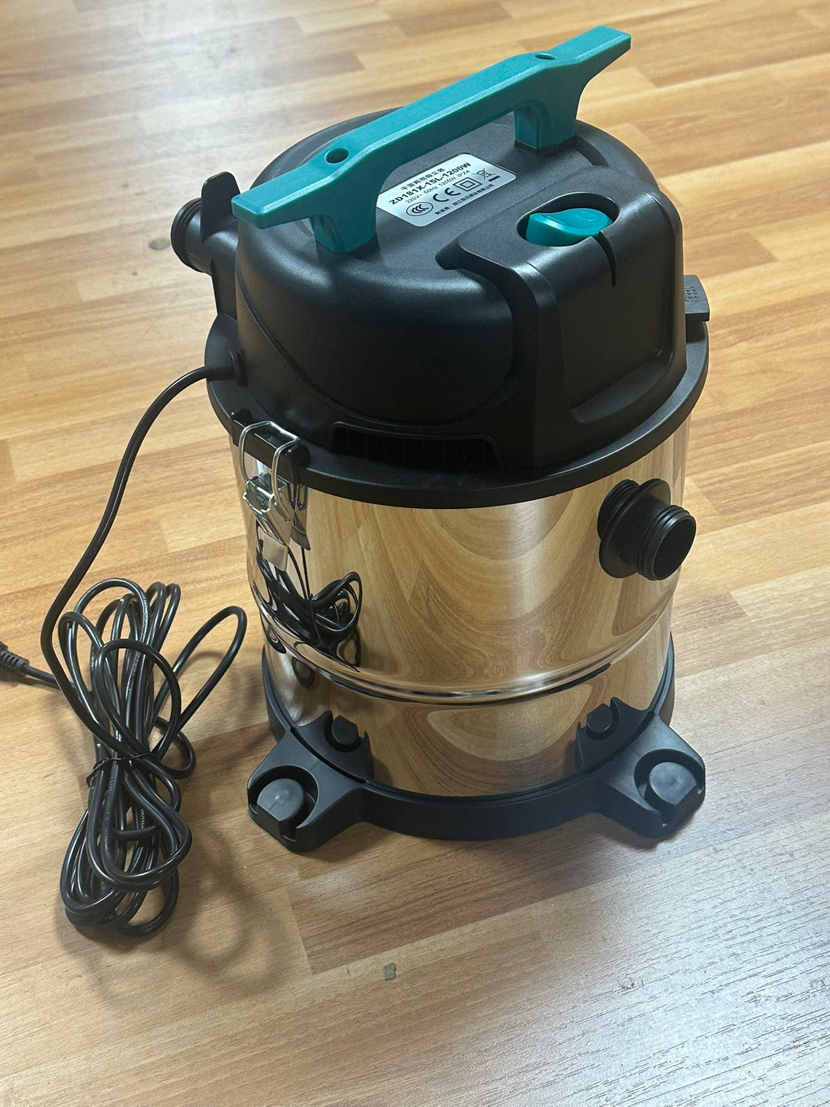 Aspiradora Industrial Polvo, Agua y Sopladora 1200W 15L 3 en 1